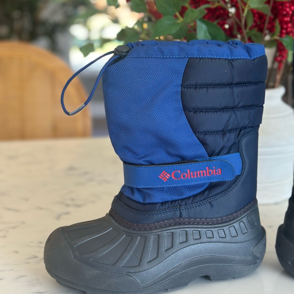 Columbia Navy and Royal Blue Snow Boots